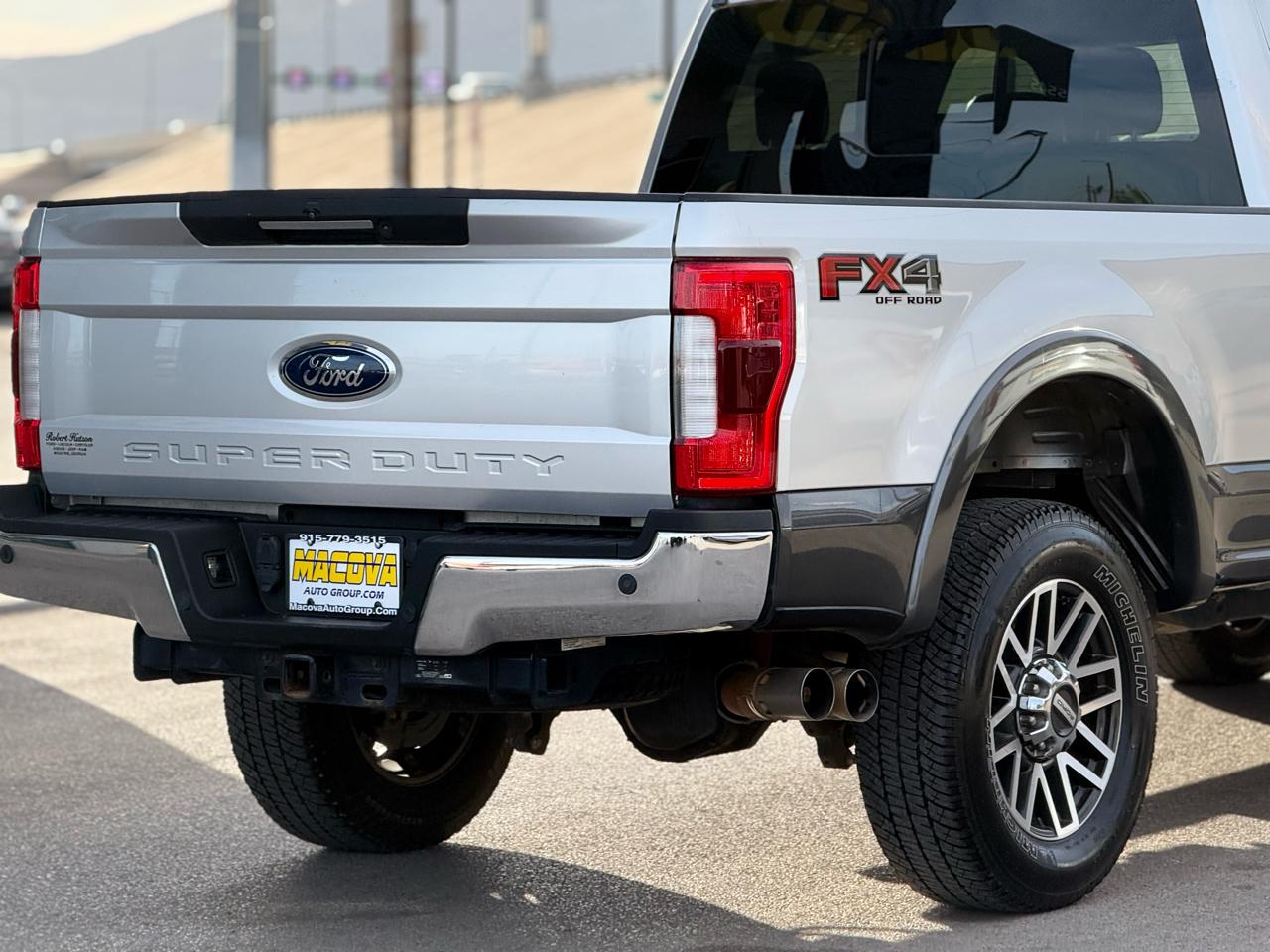 Ford Super Duty F-250 SRW Lariat 4WD Crew Cab 8' Box 2019