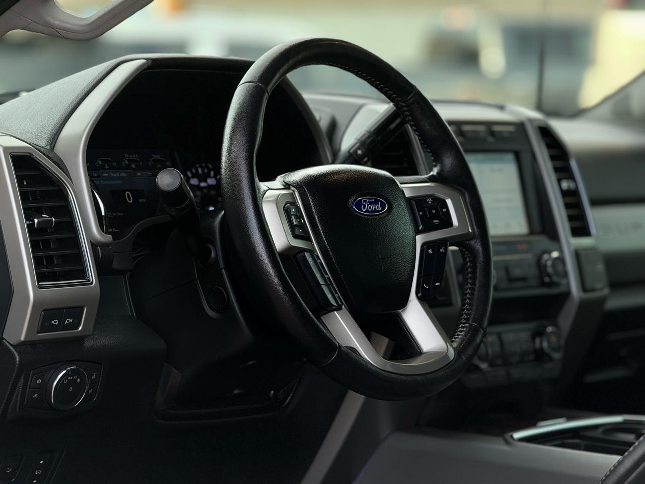 Ford Super Duty F-250 SRW Lariat 4WD Crew Cab 8' Box 2019