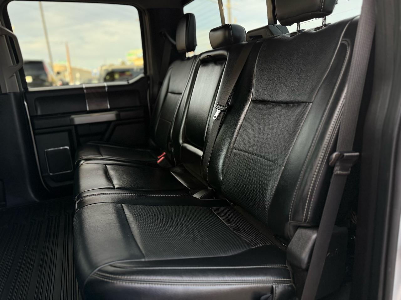 Ford Super Duty F-250 SRW Lariat 4WD Crew Cab 8' Box 2019