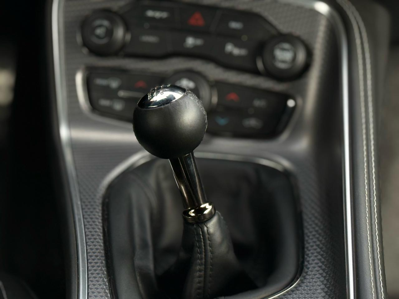 Dodge Challenger 2dr Cpe SRT Hellcat 2015