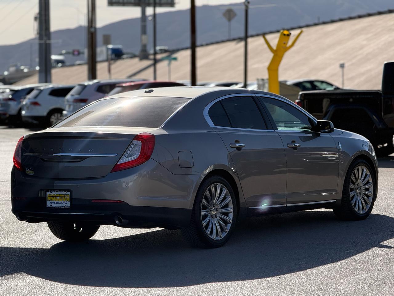 Lincoln MKS 4dr Sdn 3.7L FWD 2016