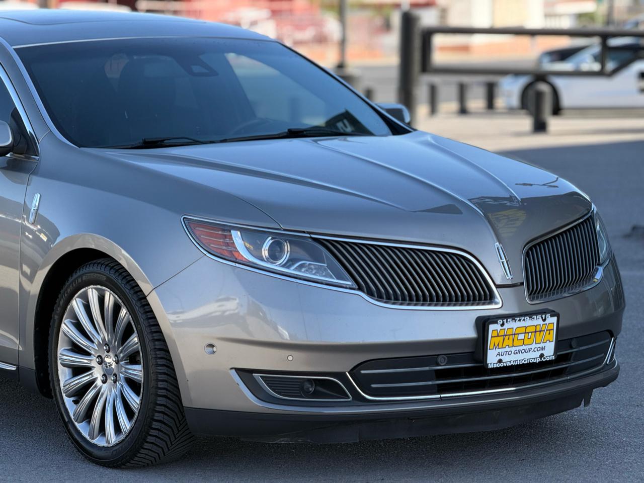 Lincoln MKS 4dr Sdn 3.7L FWD 2016