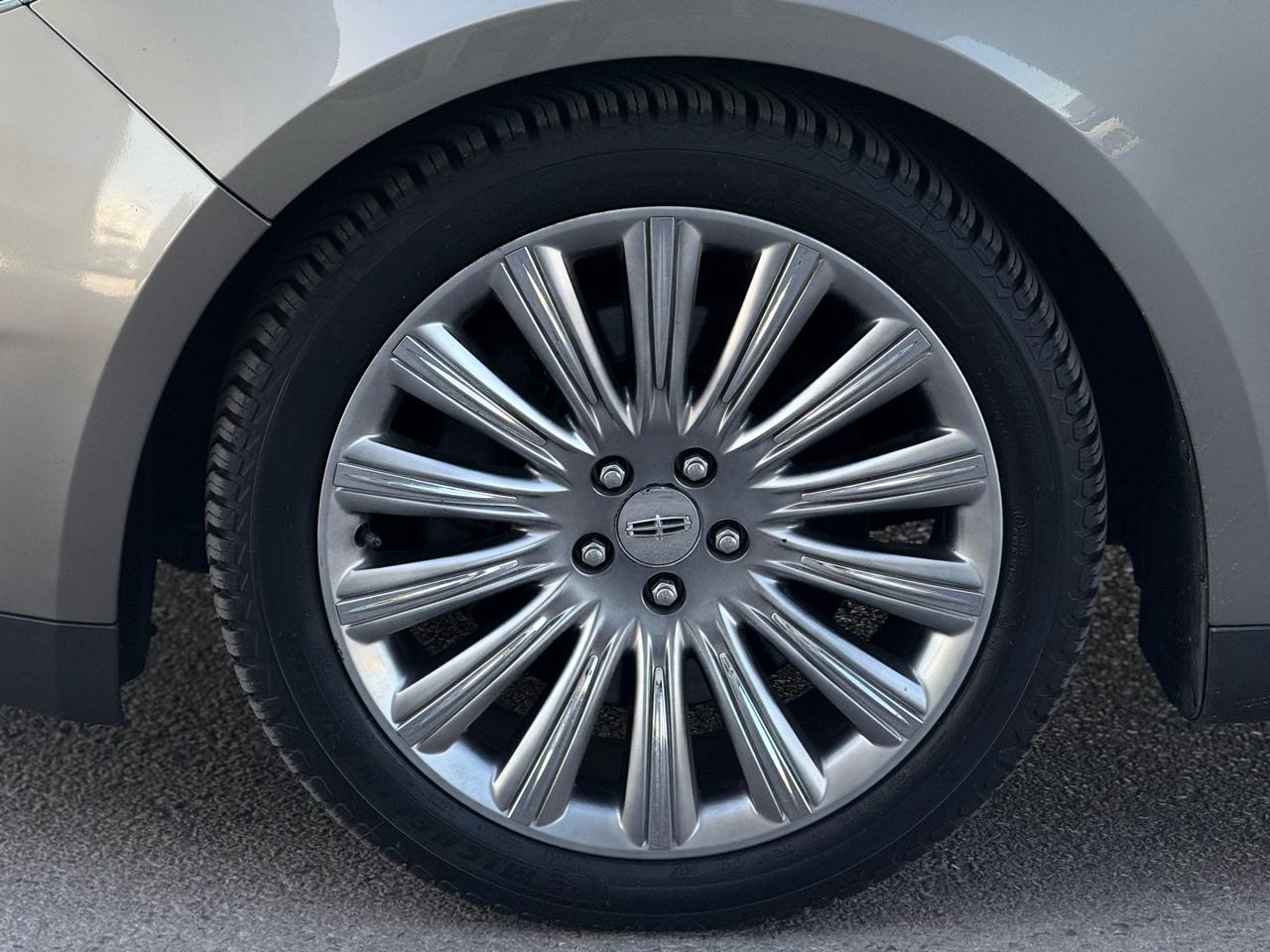 Lincoln MKS 4dr Sdn 3.7L FWD 2016