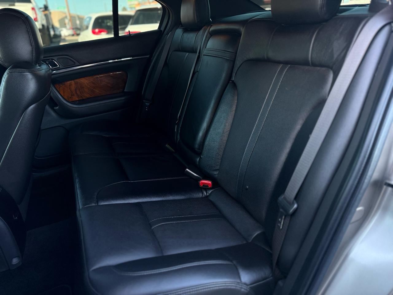 Lincoln MKS 4dr Sdn 3.7L FWD 2016
