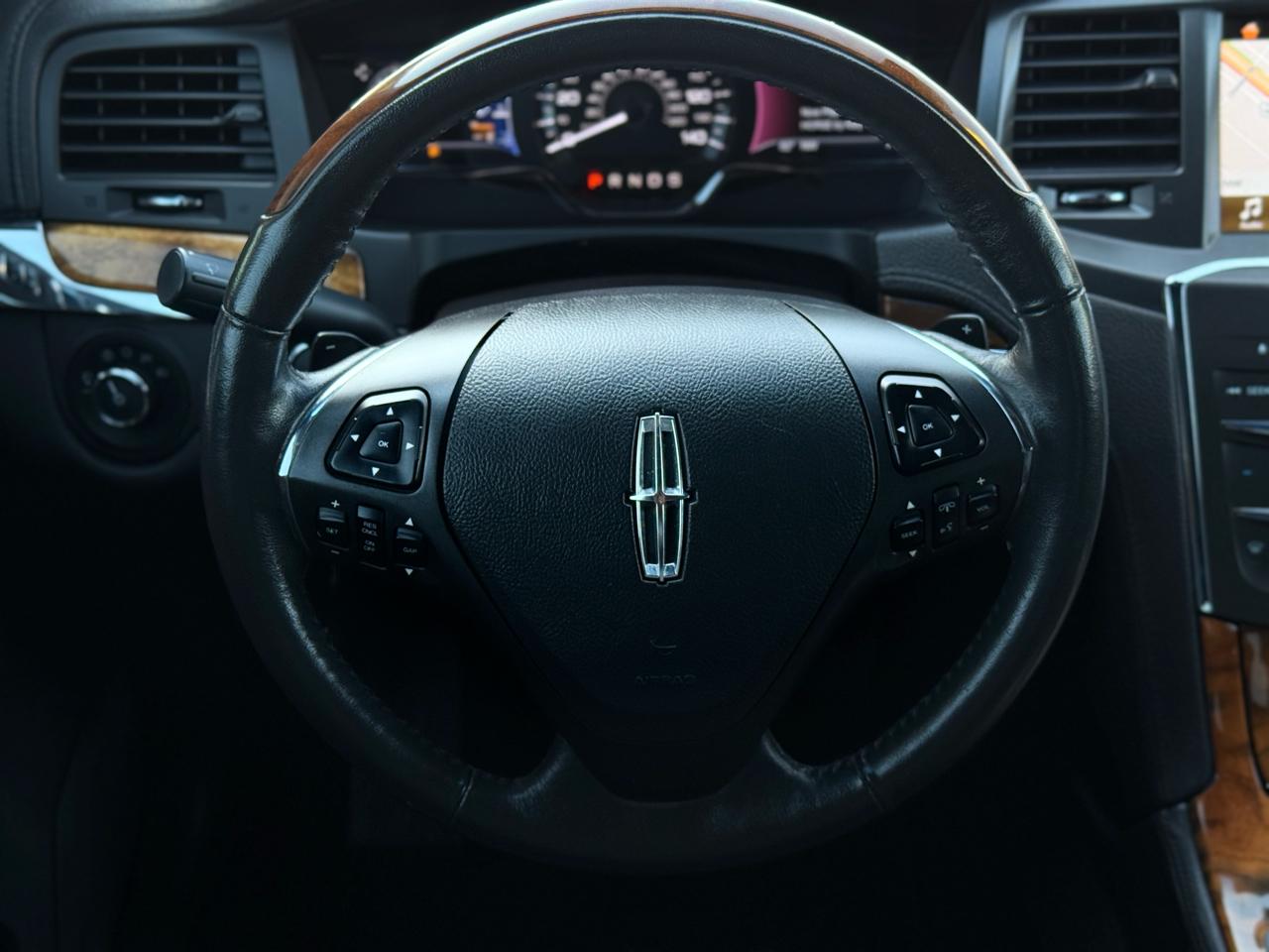 Lincoln MKS 4dr Sdn 3.7L FWD 2016