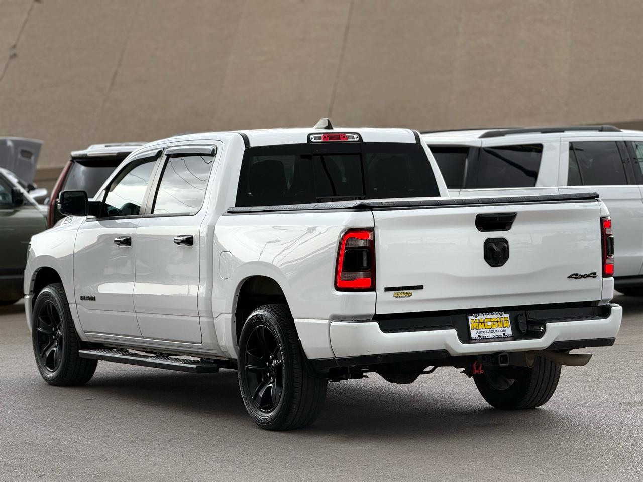 RAM 1500 Big Horn 4x4 Crew Cab 5'7" Box 2023