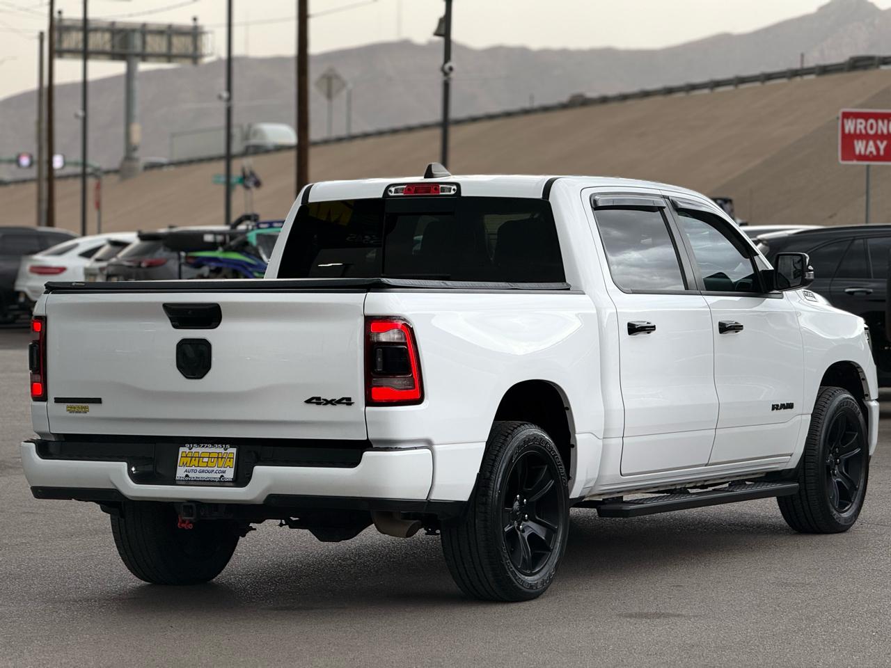 RAM 1500 Big Horn 4x4 Crew Cab 5'7" Box 2023