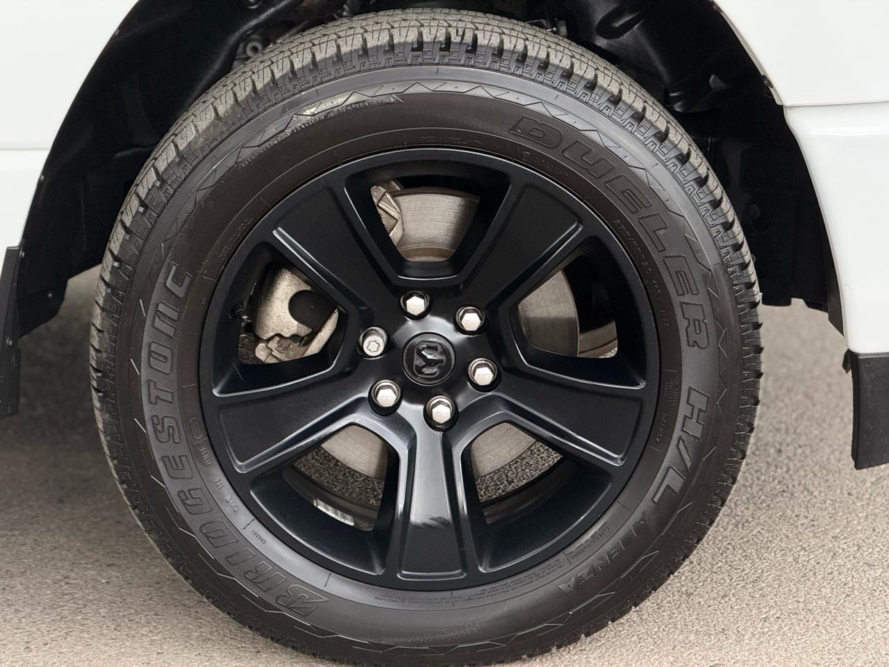 RAM 1500 Big Horn 4x4 Crew Cab 5'7" Box 2023