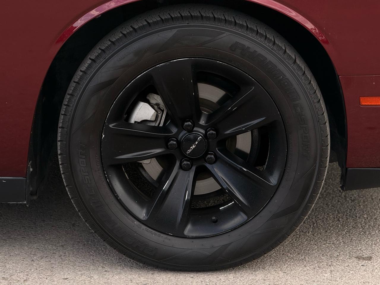 Dodge Challenger SXT RWD 2019