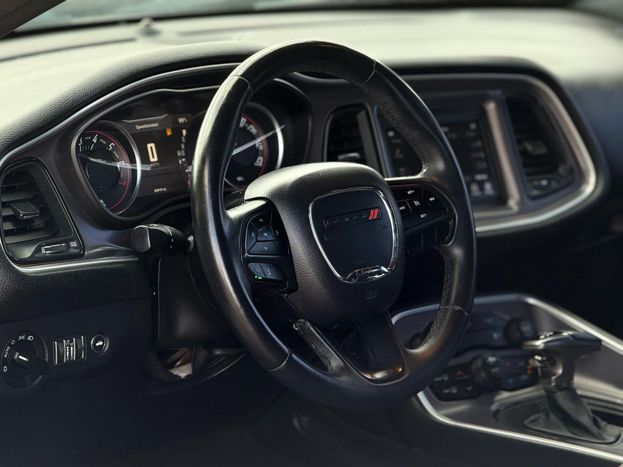 Dodge Challenger SXT RWD 2019