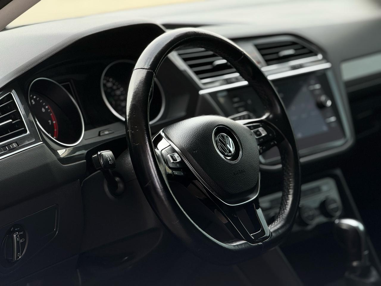 Volkswagen Tiguan 2.0T SE FWD 2019