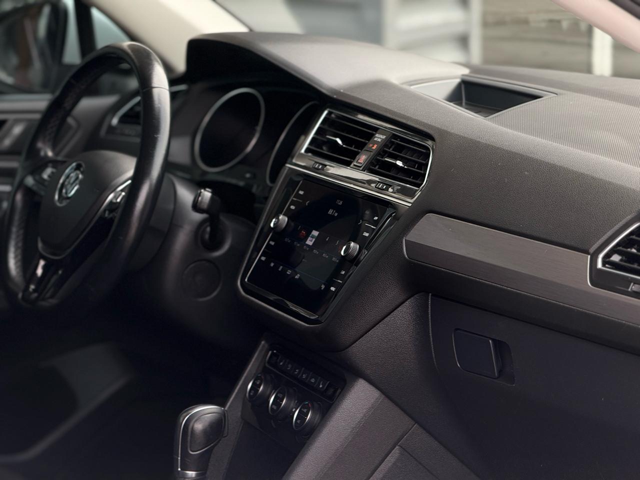 Volkswagen Tiguan 2.0T SE FWD 2019