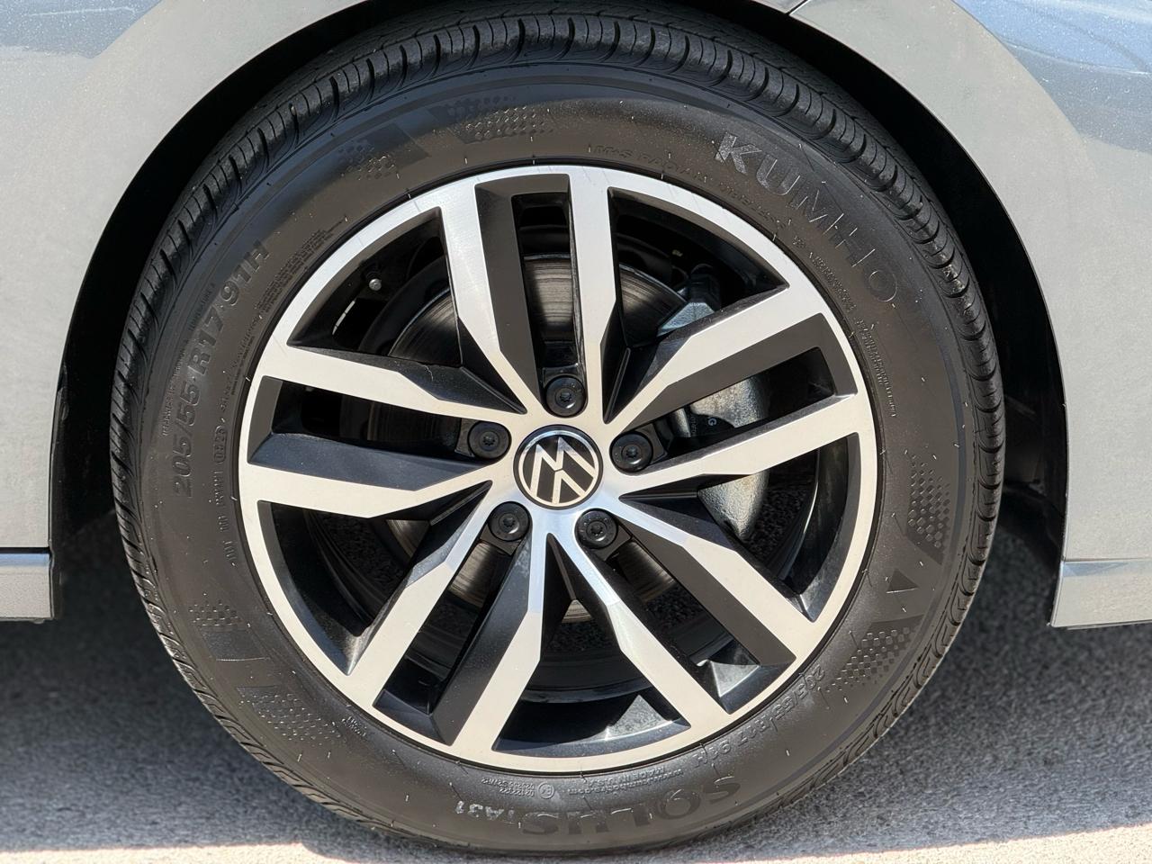 Volkswagen Jetta SE Auto 2025