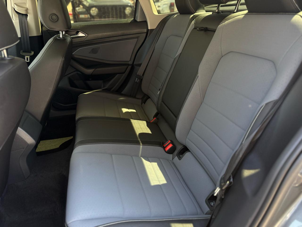 Volkswagen Jetta SE Auto 2025