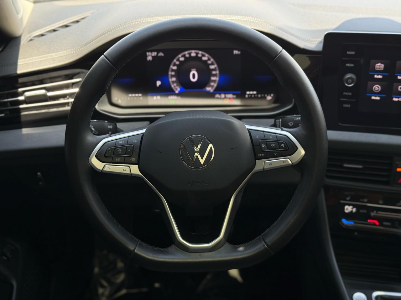 Volkswagen Jetta SE Auto 2025