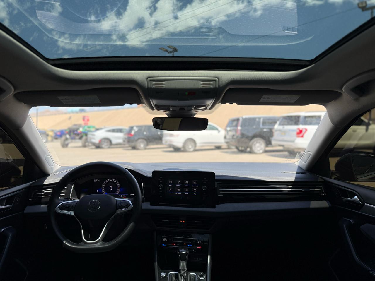 Volkswagen Jetta SE Auto 2025