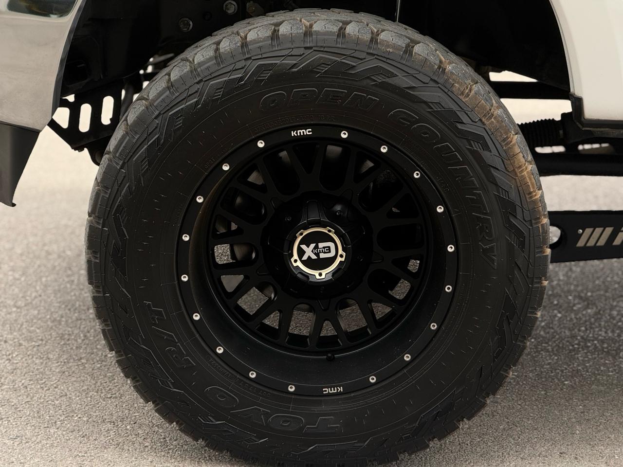 Ford Super Duty F-350 SRW Lariat 4WD Crew Cab 8' Box 2019