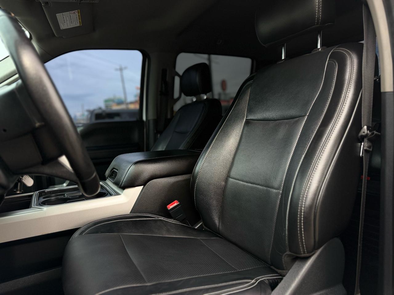 Ford Super Duty F-350 SRW Lariat 4WD Crew Cab 8' Box 2019