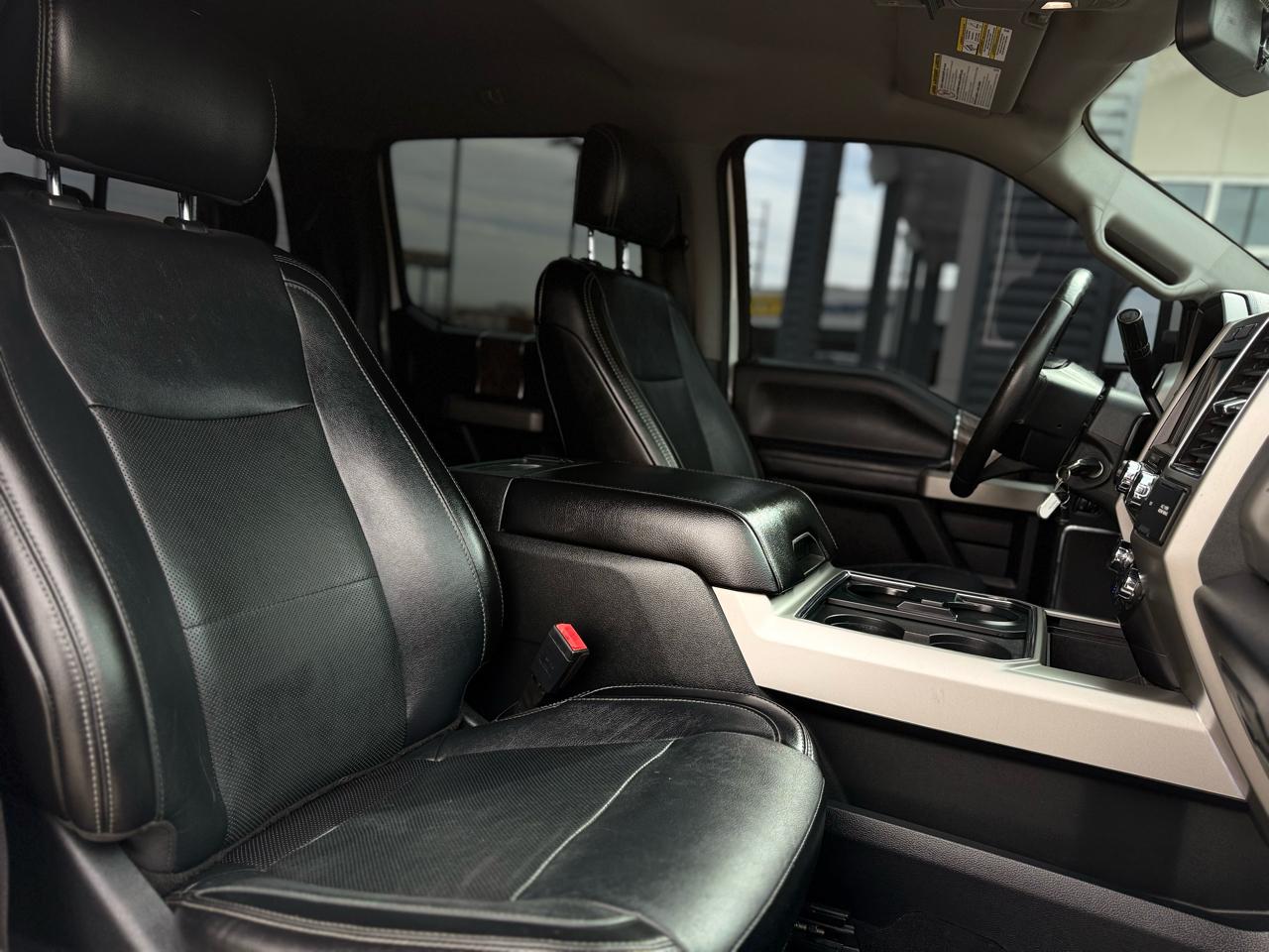 Ford Super Duty F-350 SRW Lariat 4WD Crew Cab 8' Box 2019