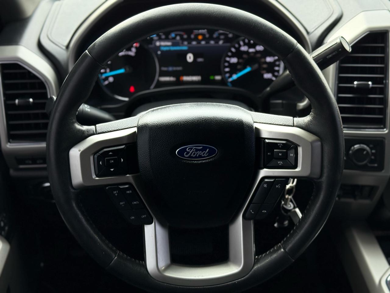 Ford Super Duty F-350 SRW Lariat 4WD Crew Cab 8' Box 2019