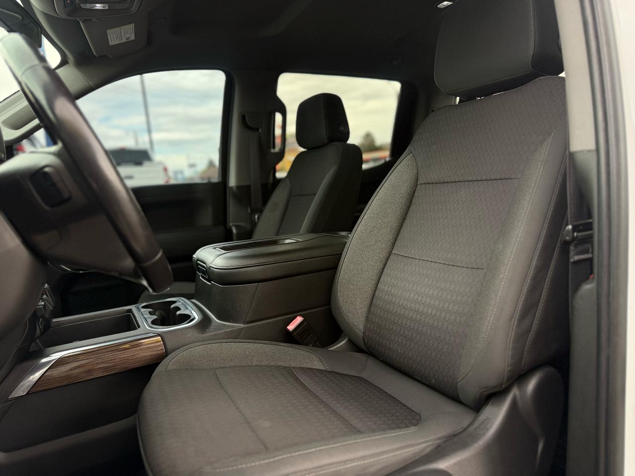 Chevrolet Silverado 1500 2WD Crew Cab 147" RST 2020