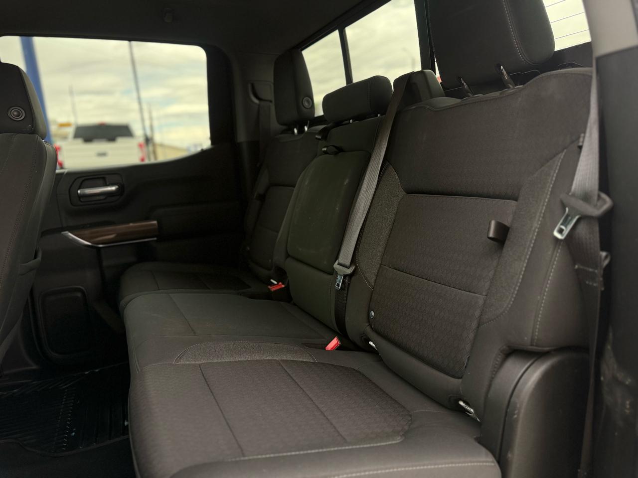 Chevrolet Silverado 1500 2WD Crew Cab 147" RST 2020