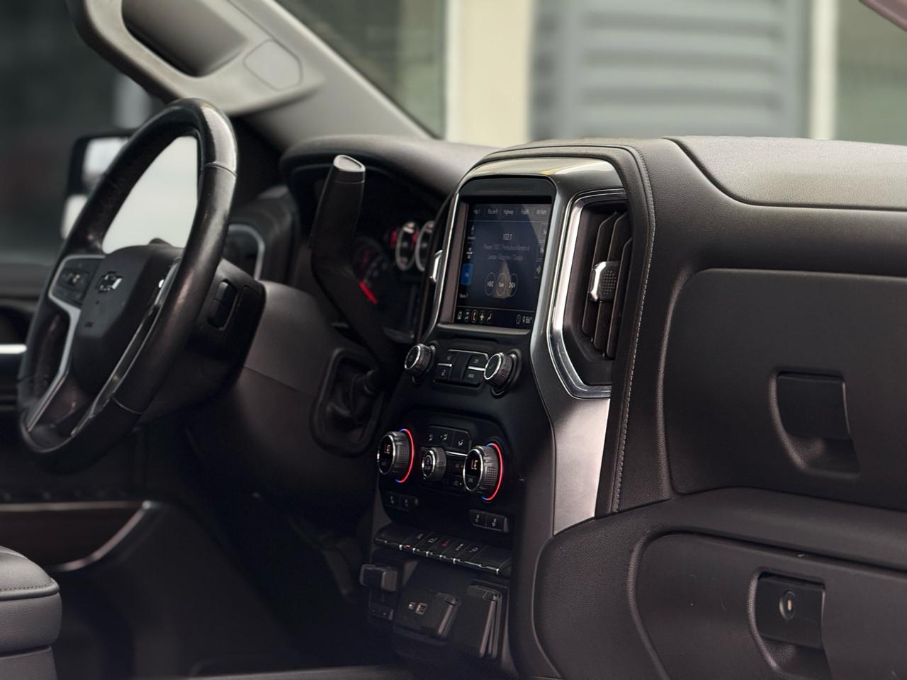 Chevrolet Silverado 1500 2WD Crew Cab 147" RST 2020
