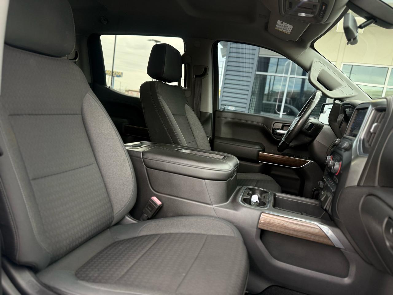 Chevrolet Silverado 1500 2WD Crew Cab 147" RST 2020