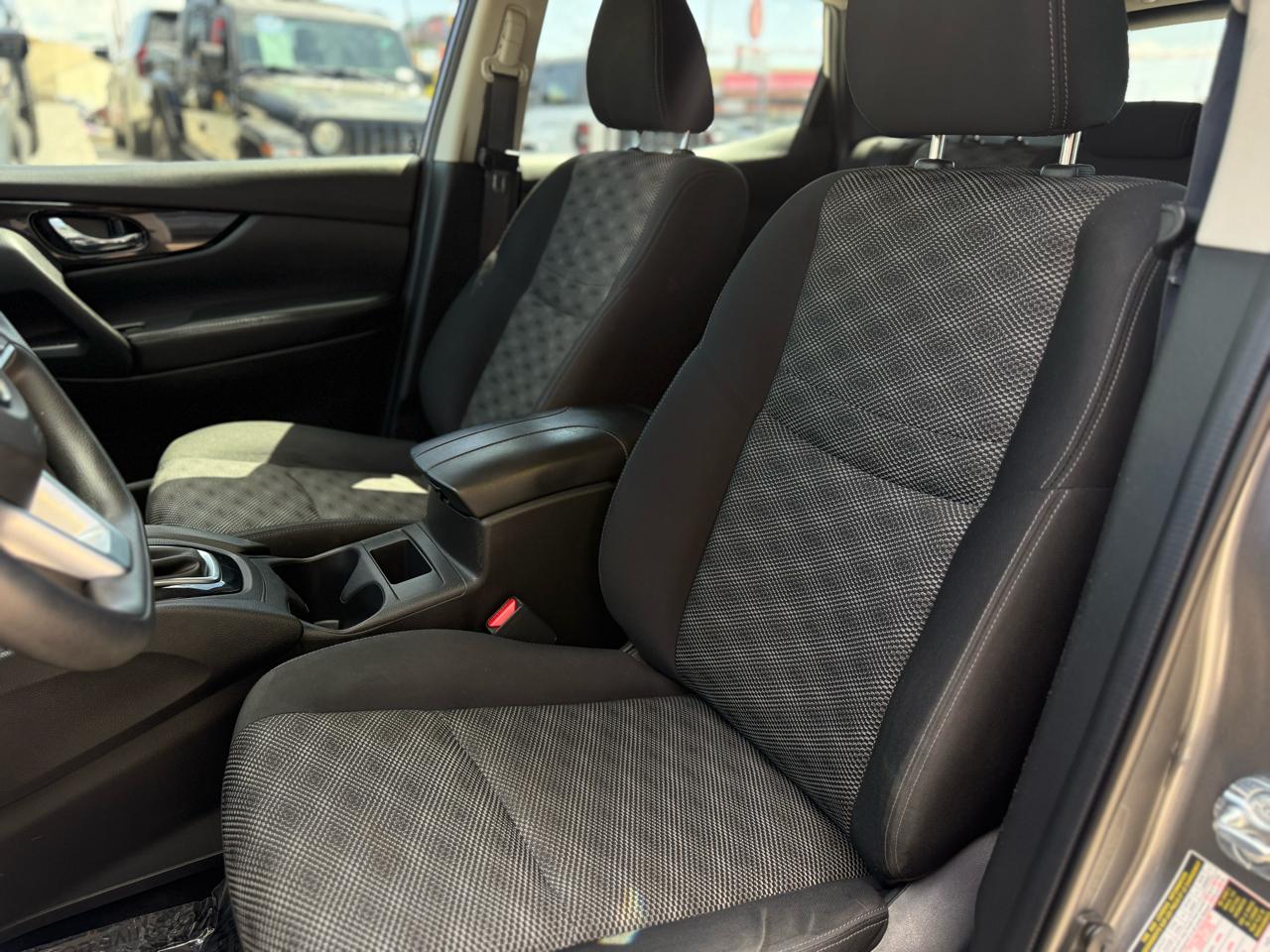 Nissan Rogue Sport FWD SV 2017