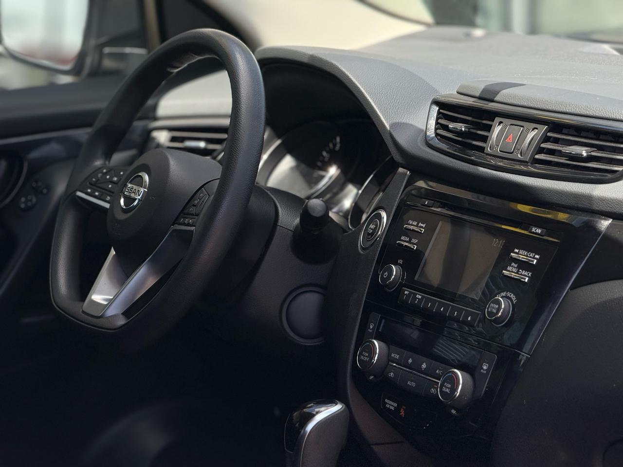 Nissan Rogue Sport FWD SV 2017