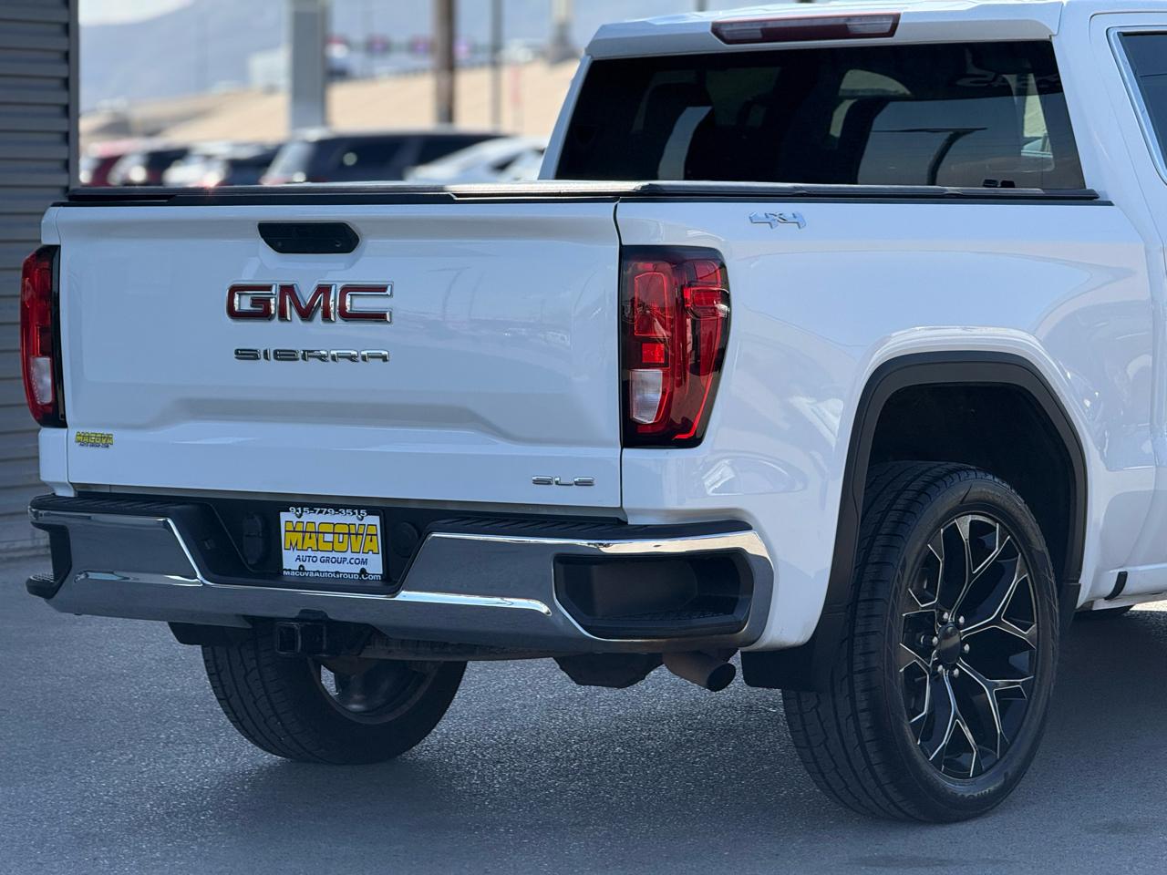 GMC Sierra 1500 4WD Crew Cab 147" SLE 2020
