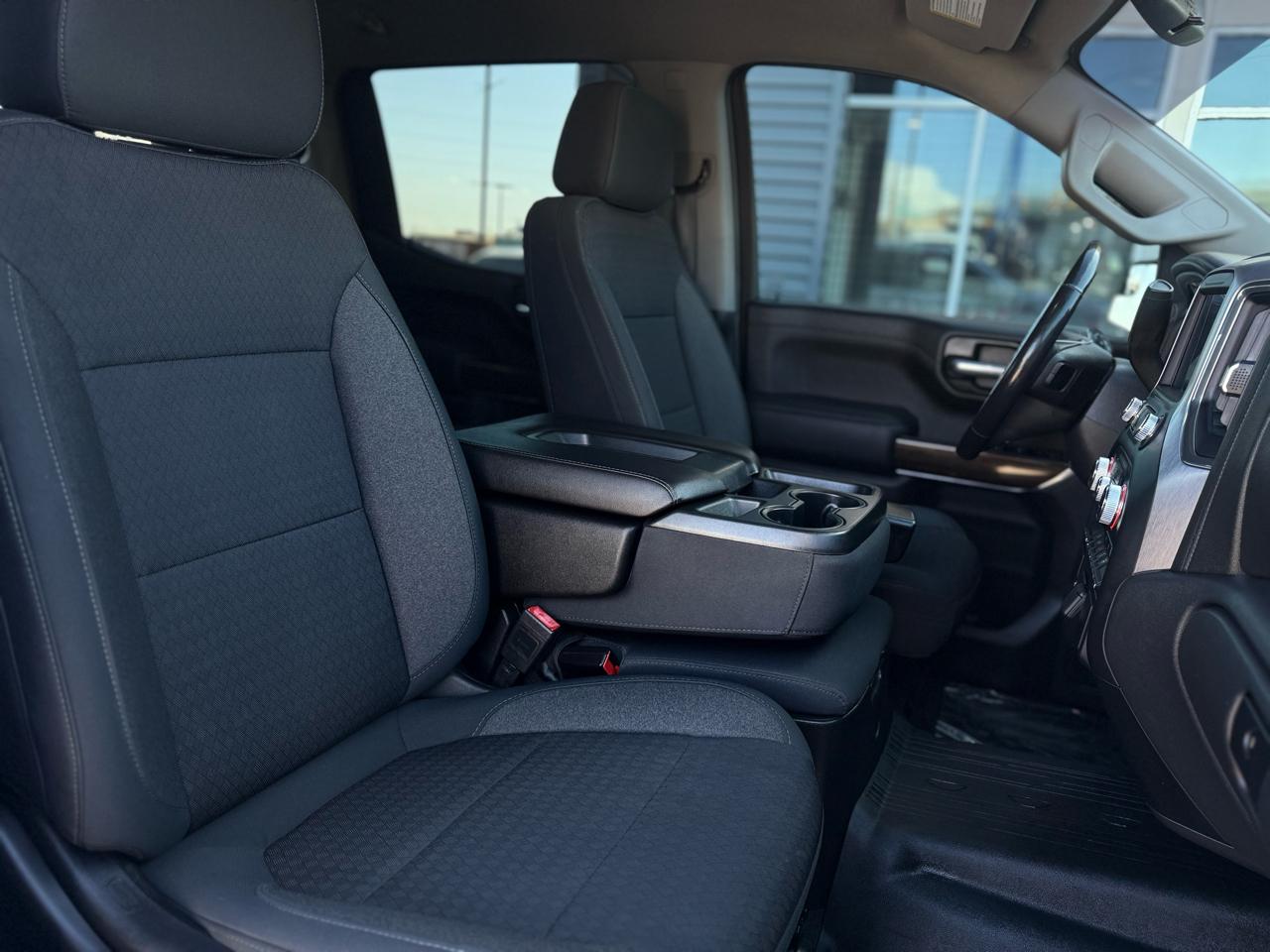 GMC Sierra 1500 4WD Crew Cab 147" SLE 2020