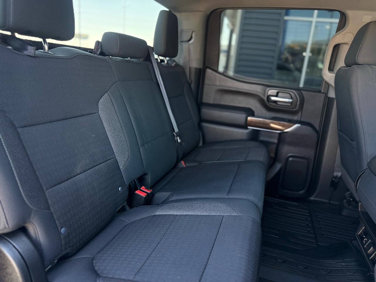 GMC Sierra 1500 4WD Crew Cab 147" SLE 2020