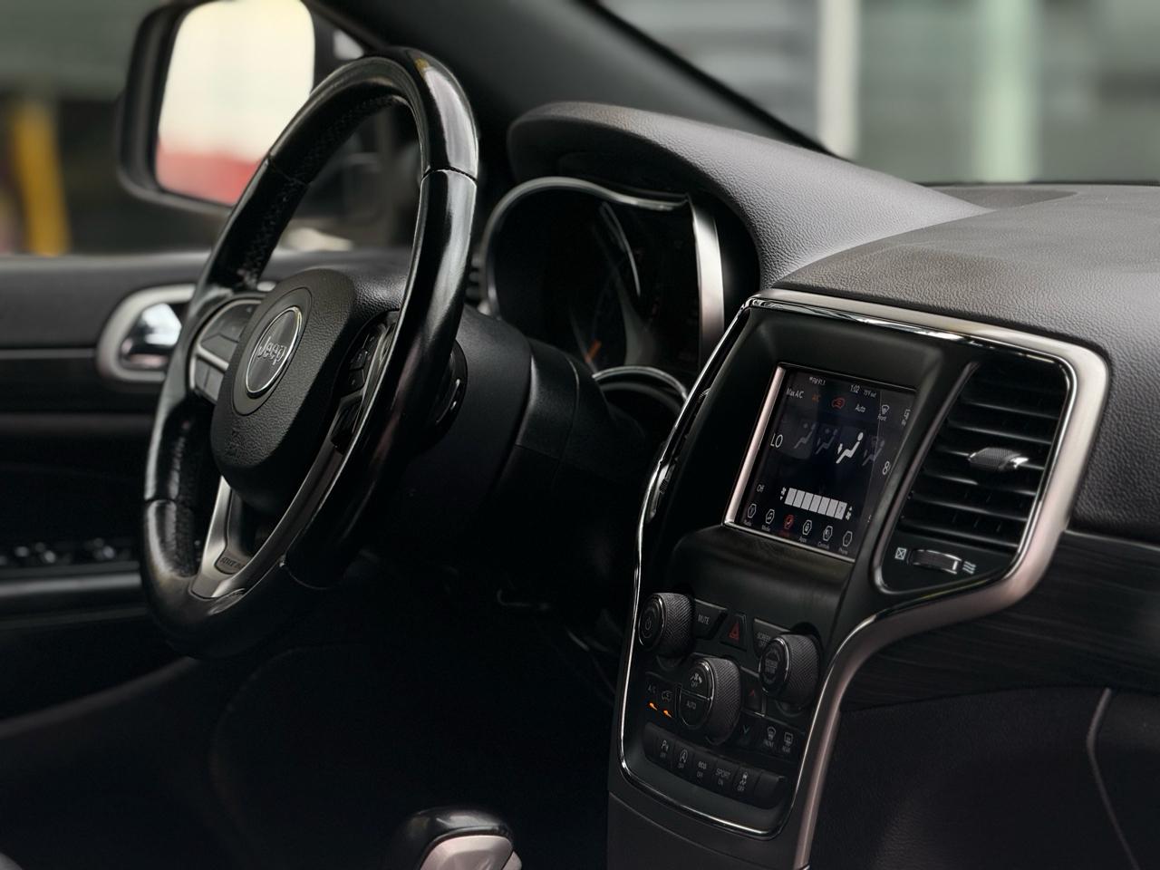 Jeep Grand Cherokee Laredo E 4x2 2021