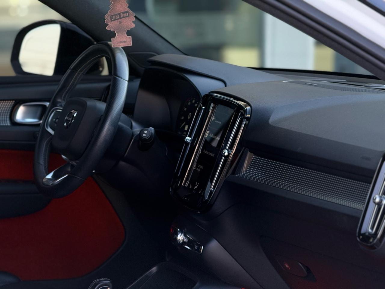 Volvo XC40 T5 AWD R-Design 2021