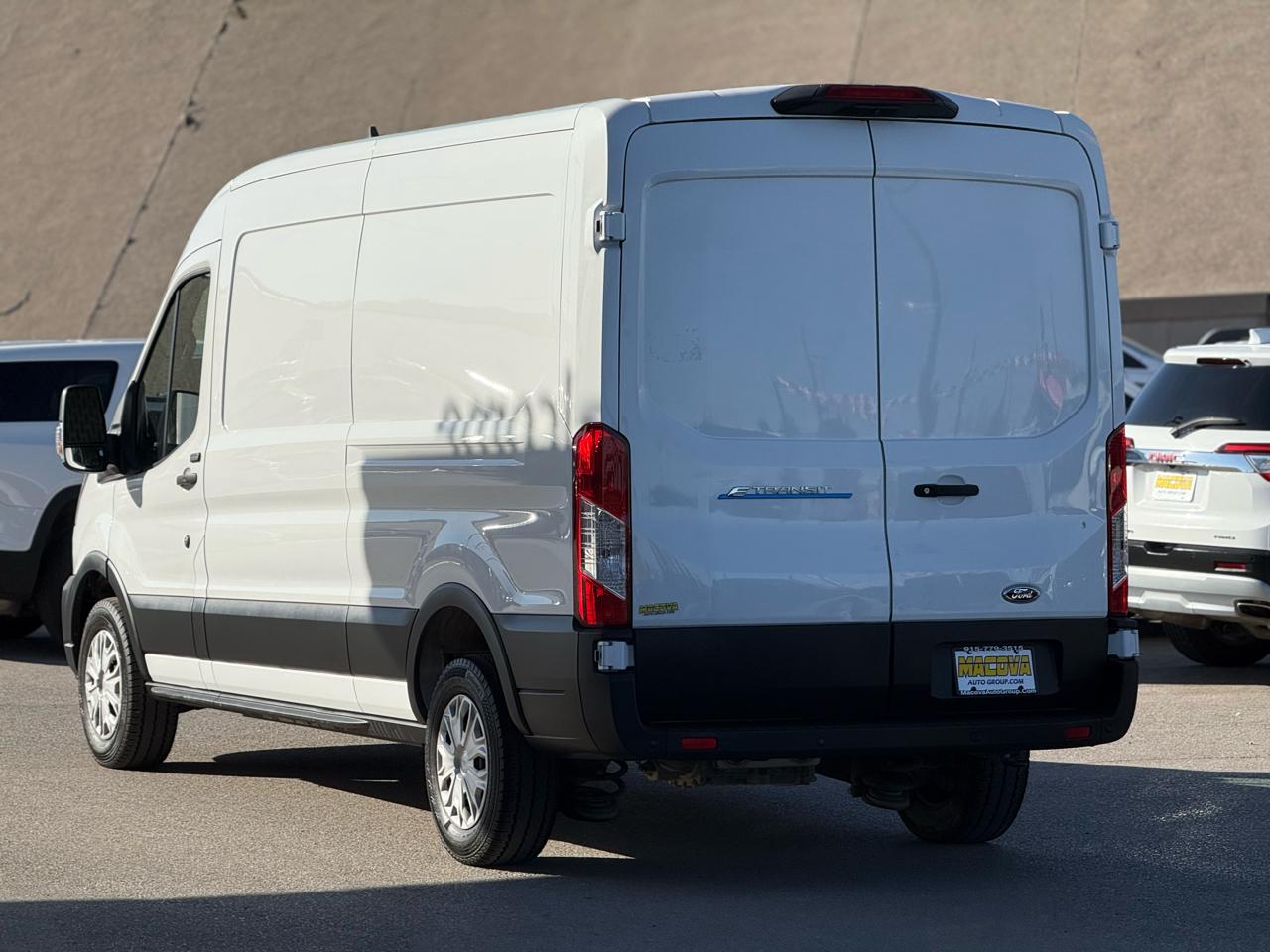Ford E-Transit Cargo Van T-350 130" Med Rf 9500 GVWR RWD 2022