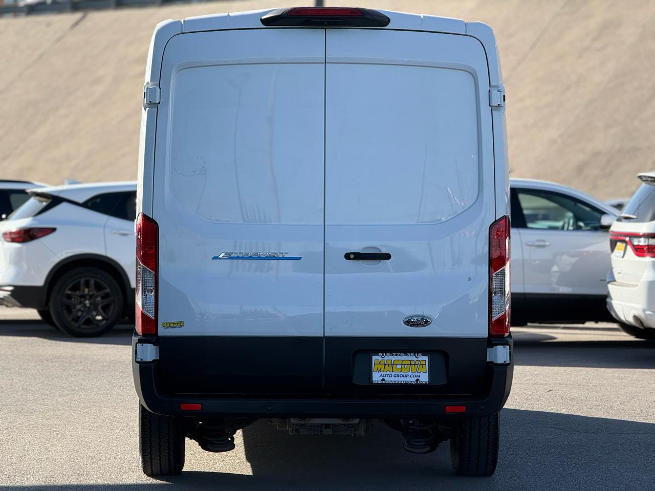 Ford E-Transit Cargo Van T-350 130" Med Rf 9500 GVWR RWD 2022