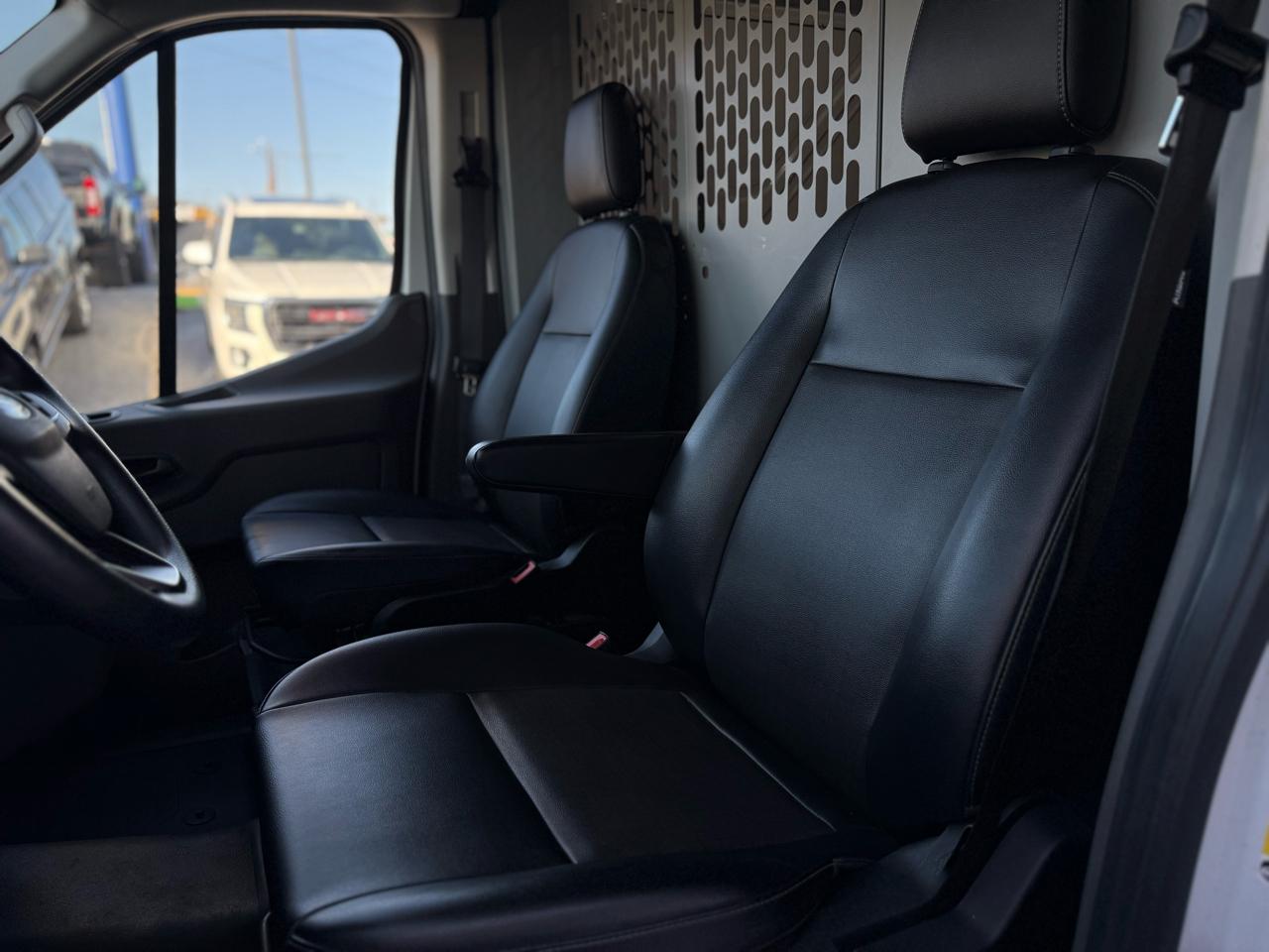 Ford E-Transit Cargo Van T-350 130" Med Rf 9500 GVWR RWD 2022