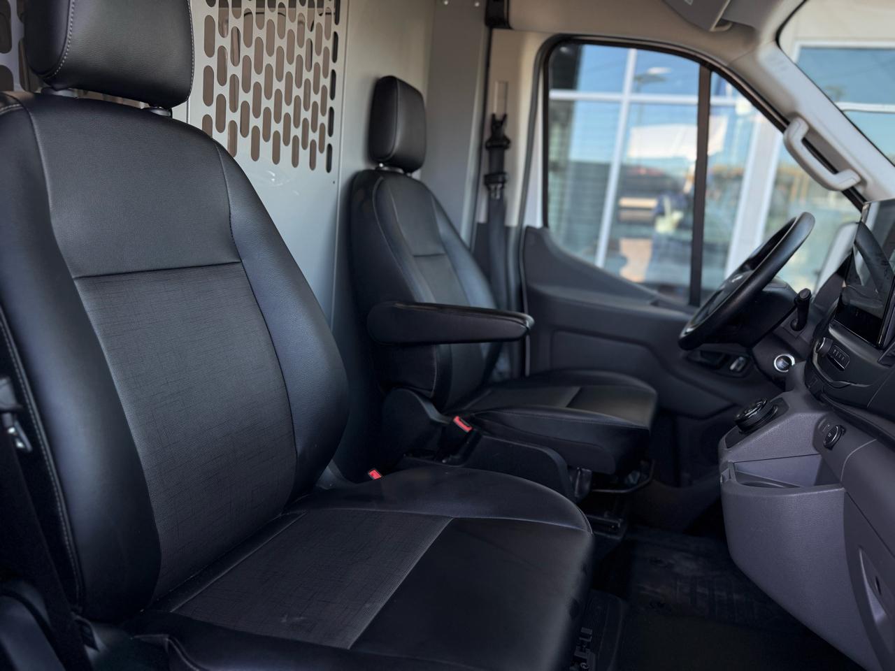 Ford E-Transit Cargo Van T-350 130" Med Rf 9500 GVWR RWD 2022
