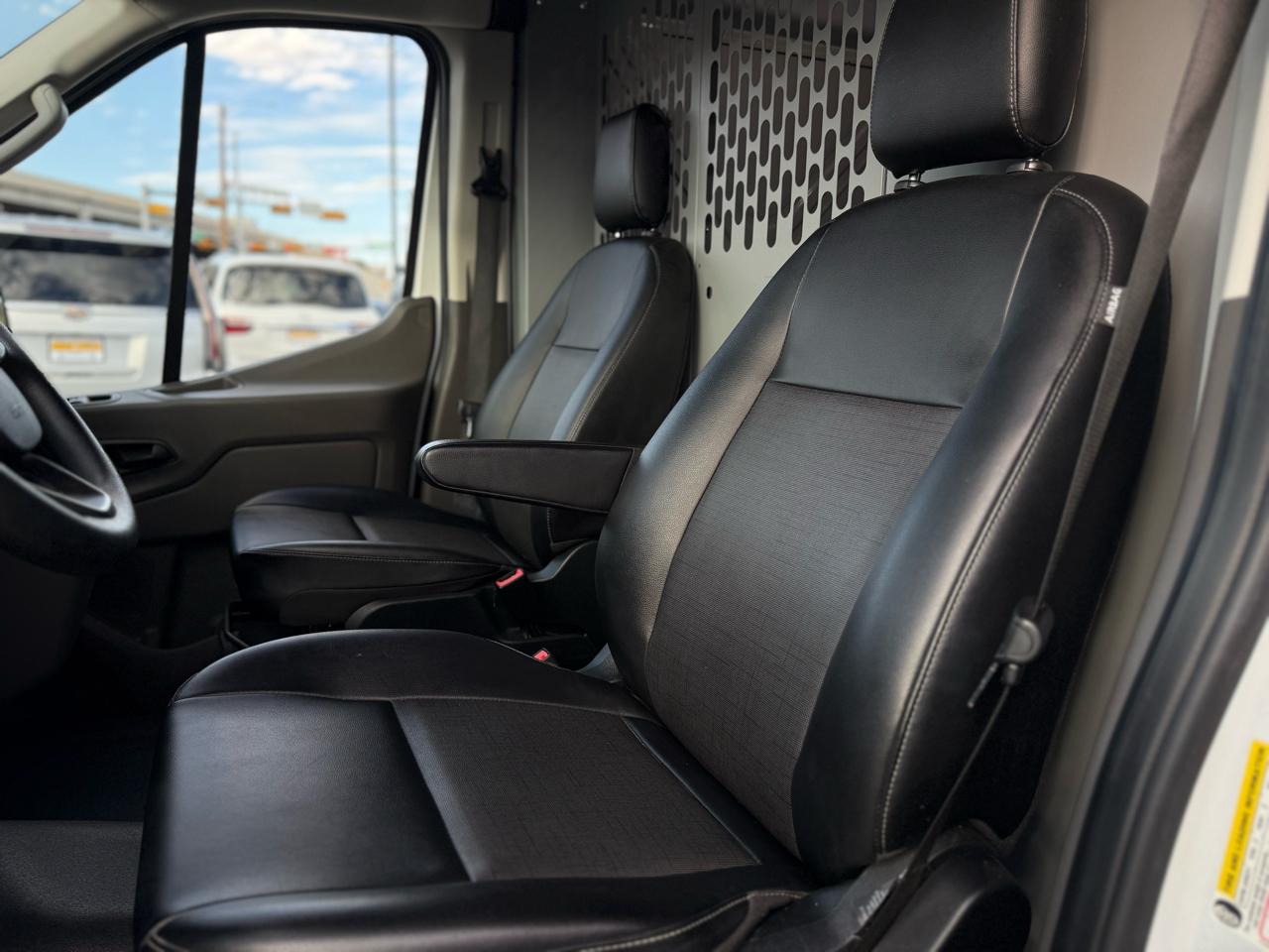 Ford E-Transit Cargo Van T-350 130" Med Rf 9500 GVWR RWD 2022