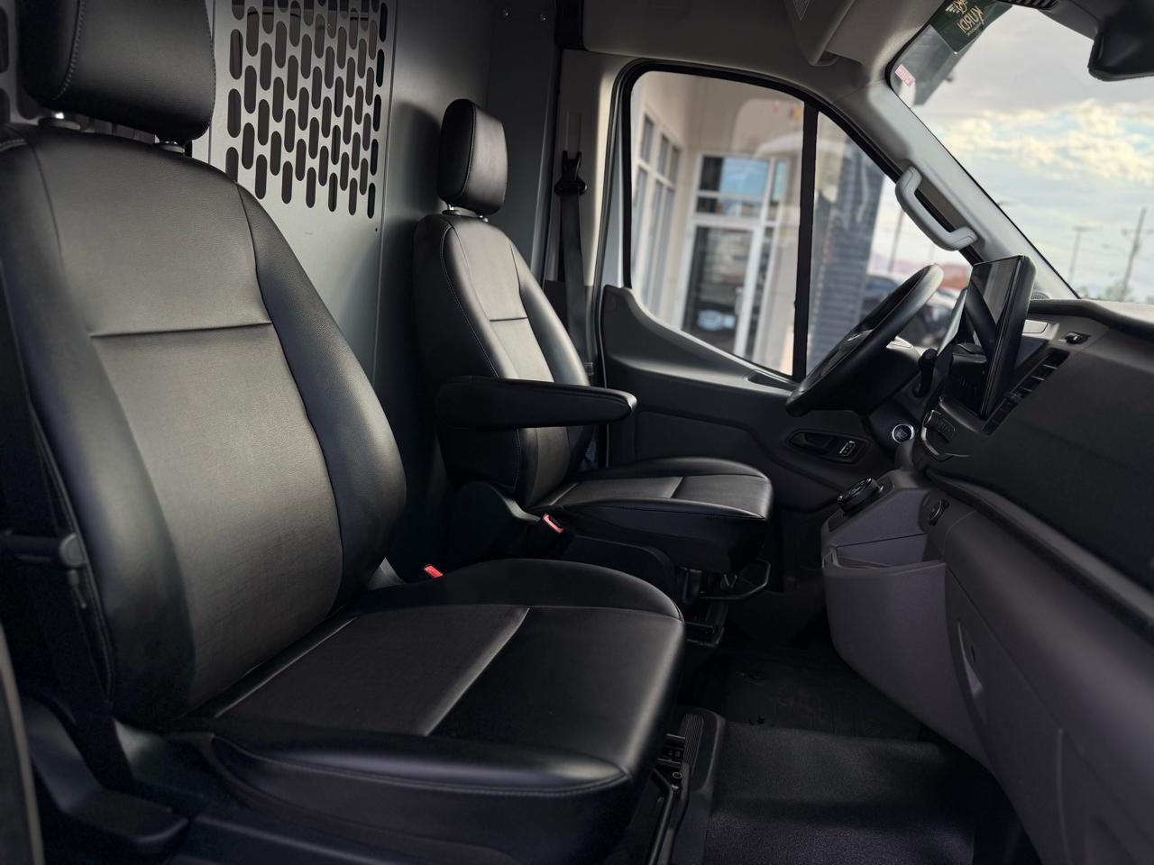 Ford E-Transit Cargo Van T-350 130" Med Rf 9500 GVWR RWD 2022