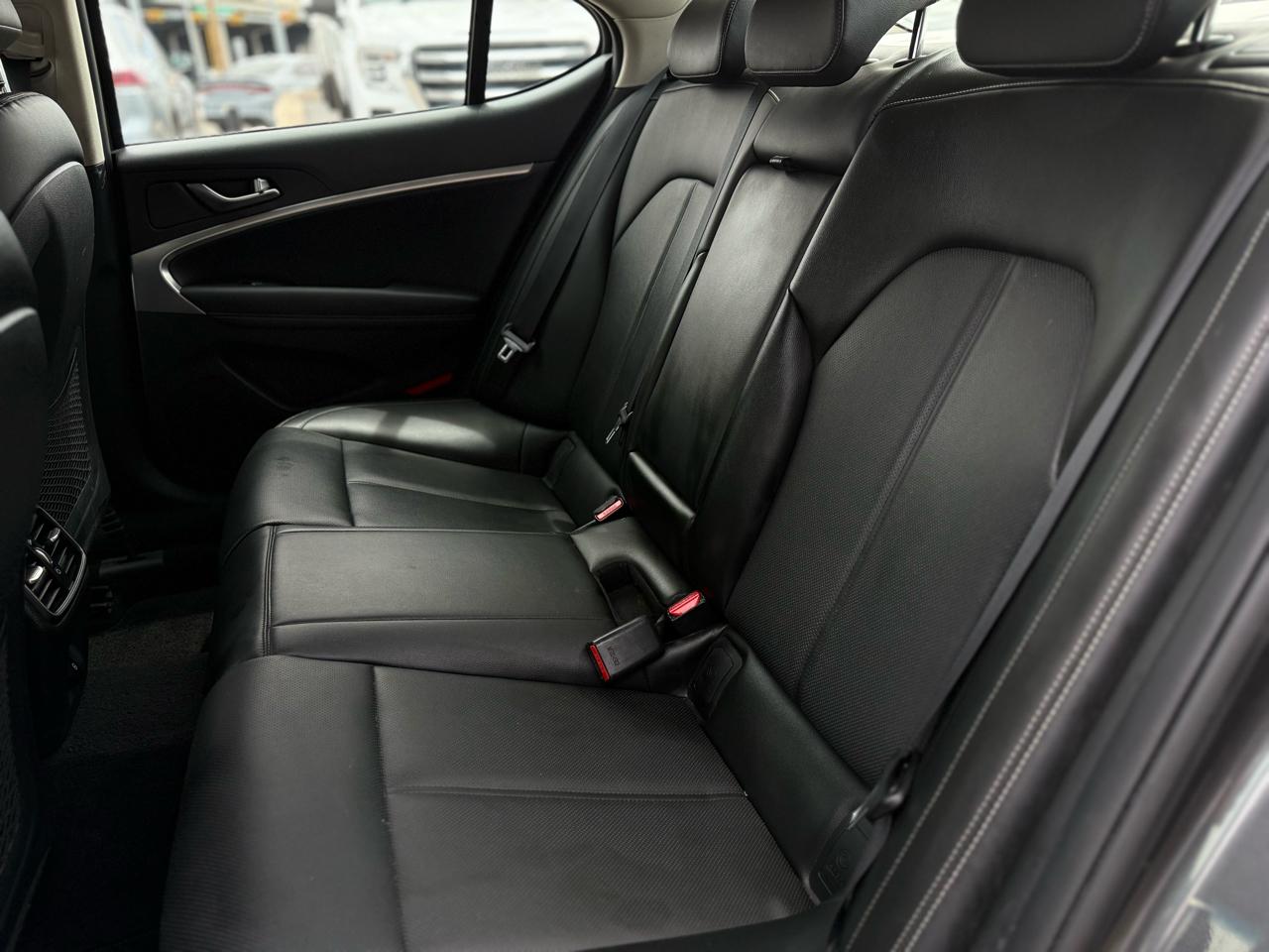 Genesis G70 2.0T AWD 2021