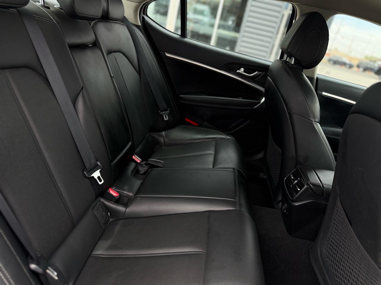 Genesis G70 2.0T AWD 2021