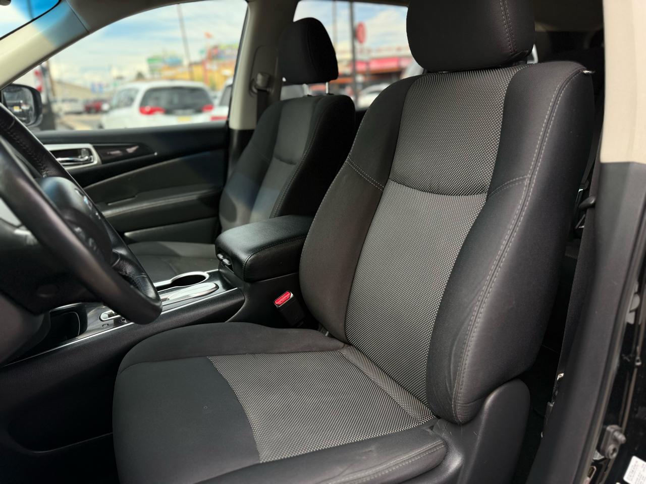 Nissan Pathfinder FWD SV 2019