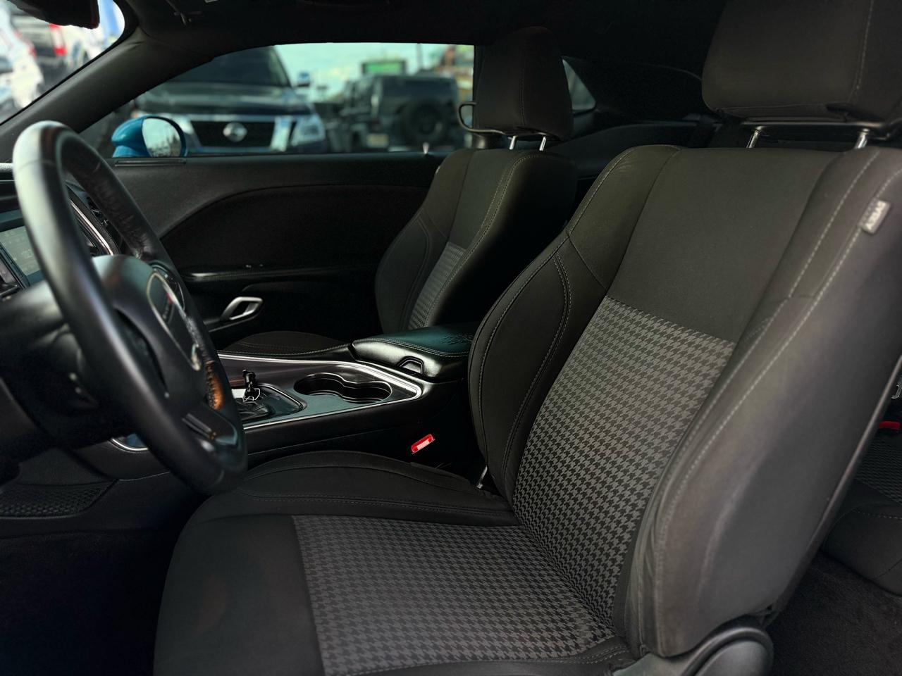Dodge Challenger 2dr Cpe R/T 2016