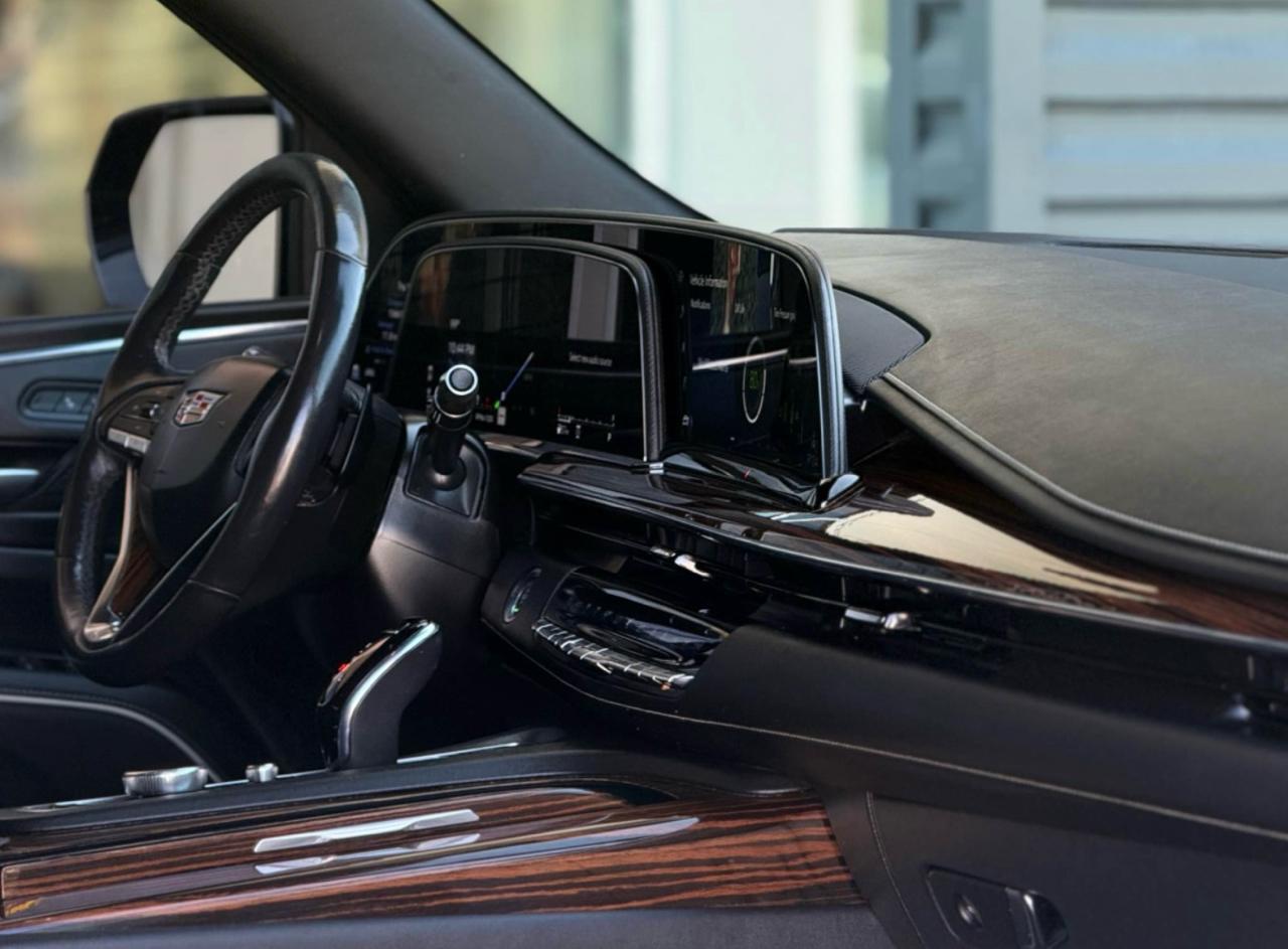 Cadillac Escalade 4WD 4dr Luxury 2022