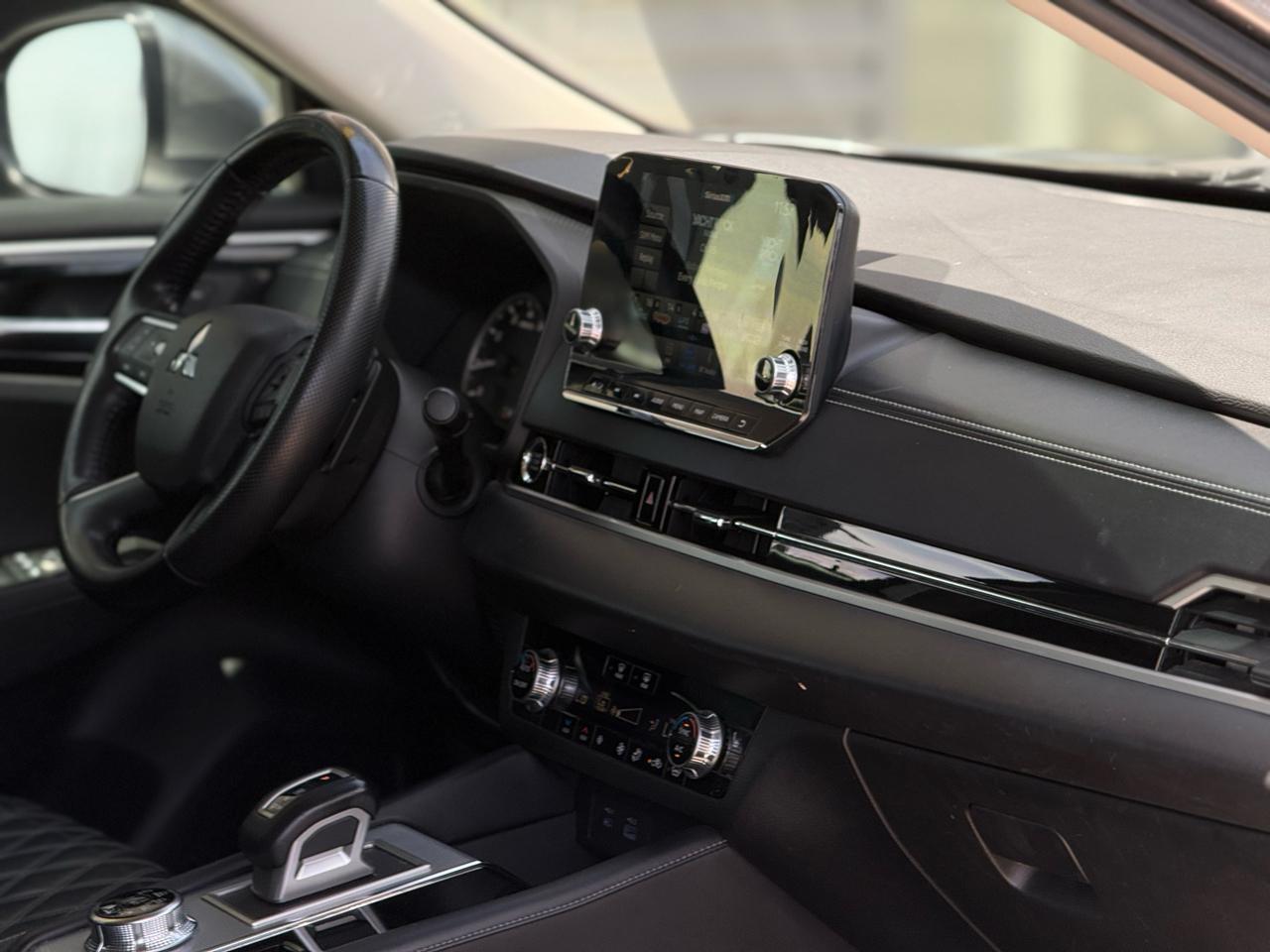 Mitsubishi Outlander SEL S-AWC 2022