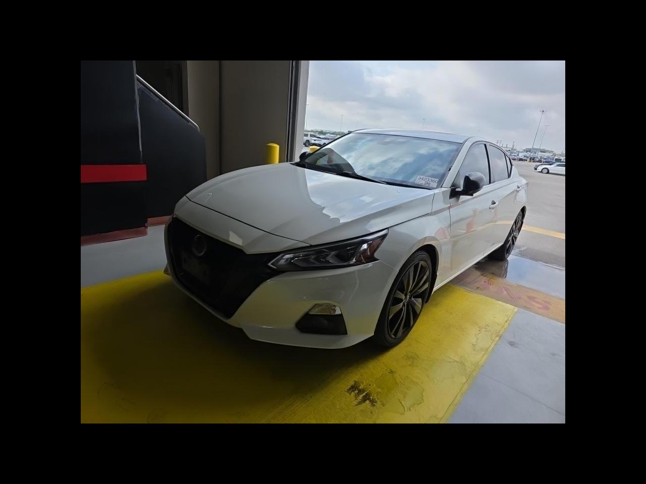 2022 Nissan Altima 2.5 SR Sedan