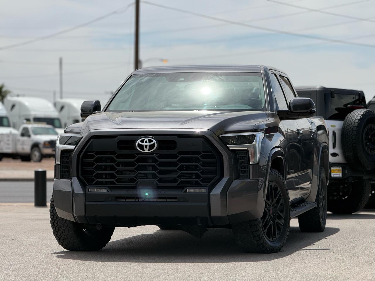Toyota Tundra 4WD SR5 CrewMax 5.5' Bed (Natl) 2022