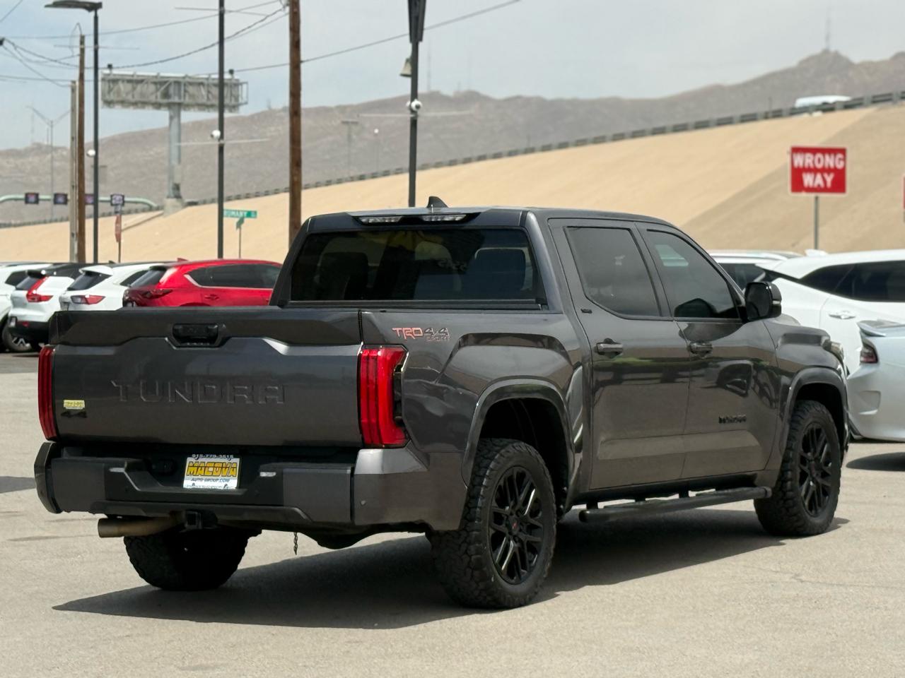 Toyota Tundra 4WD SR5 CrewMax 5.5' Bed (Natl) 2022